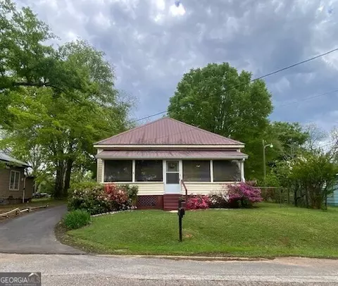 118 E 19th St, Lanett, AL 36863