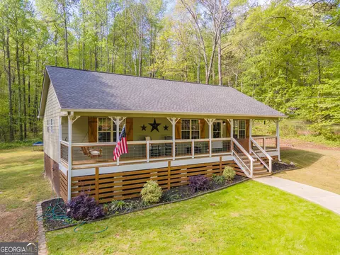120 Trisha Ln, Grantville, GA 30220
