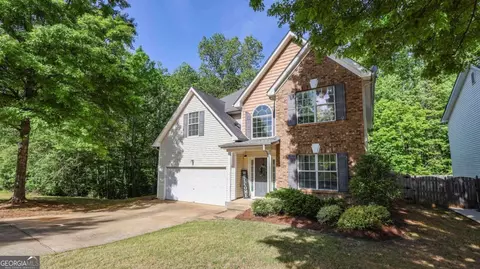 30 Saint Charles Pl, Sharpsburg, GA 30277