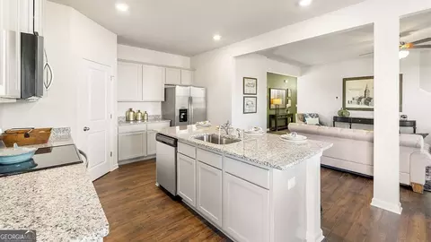 12040 Conrad Cir, Hampton, GA 30228 photo 4