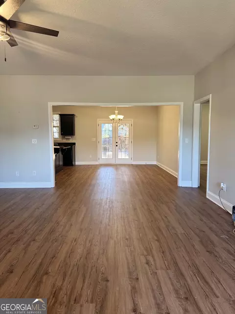 Living - 101 Amy Ave, Lagrange, GA 30241 photo 2 of 3