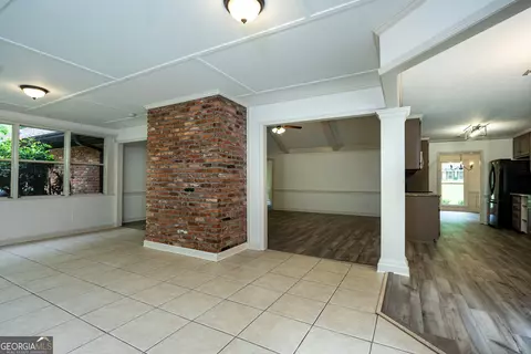 Living - 106 Powers Ct, Lagrange, GA 30240 photo 2 of 6