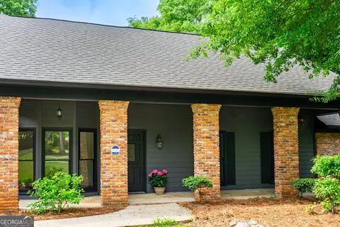 Exterior - 106 Powers Ct, Lagrange, GA 30240 photo 3 of 11