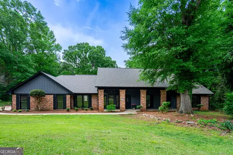 106 Powers Ct, Lagrange, GA 30240