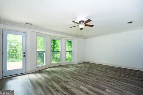Living - 106 Powers Ct, Lagrange, GA 30240 photo 6 of 6