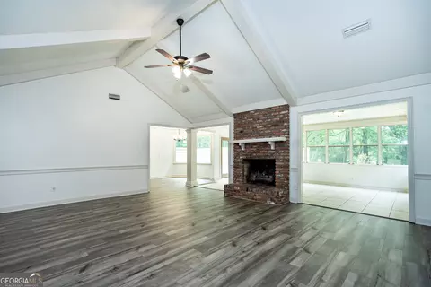 Living - 106 Powers Ct, Lagrange, GA 30240 photo 5 of 6