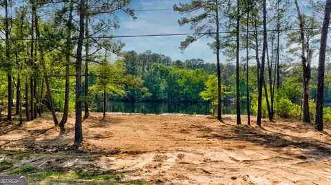 111 Edgewater Dr, Bloomingdale, GA 31302
