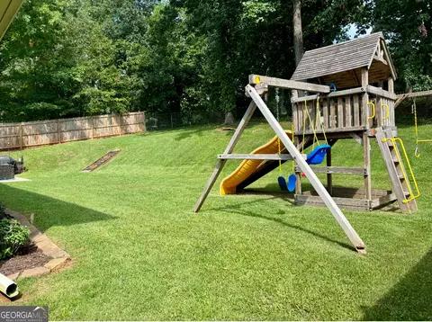 Exterior - 208 Park Hill Dr, Lagrange, GA 30241 photo 9 of 12