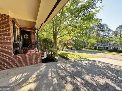 Exterior - 208 Park Hill Dr, Lagrange, GA 30241 photo 3 of 12