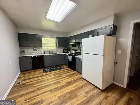 Kitchen - 208 Park Hill Dr, Lagrange, GA 30241 photo 1 of 4