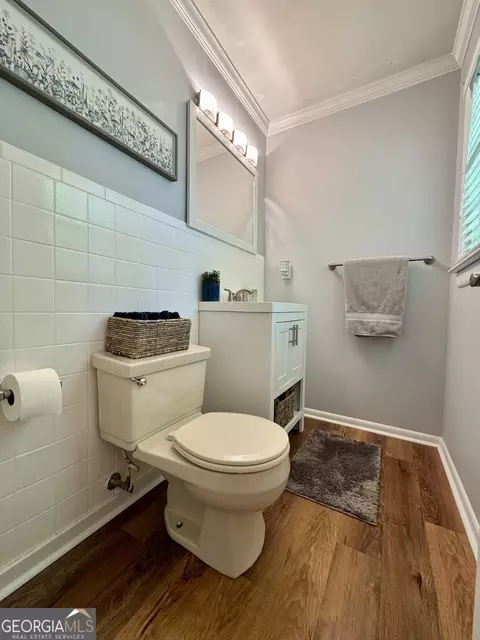 Bath - 208 Park Hill Dr, Lagrange, GA 30241 photo 4 of 5