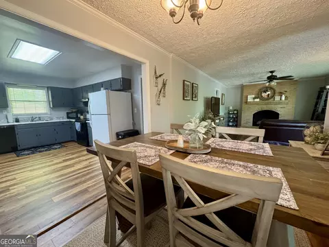 Dining - 208 Park Hill Dr, Lagrange, GA 30241 photo 2 of 3