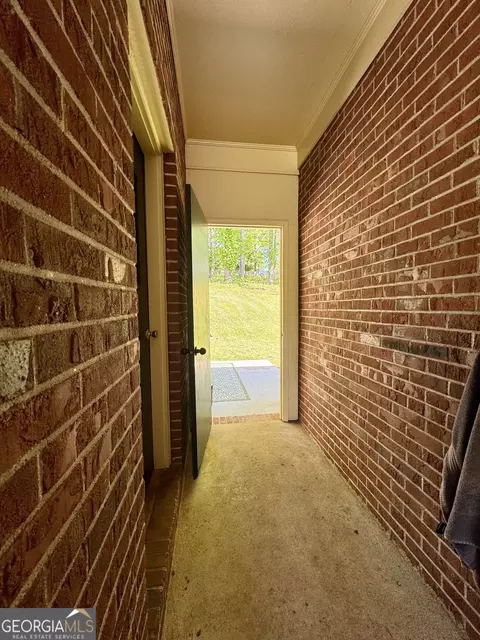 Exterior - 208 Park Hill Dr, Lagrange, GA 30241 photo 7 of 12