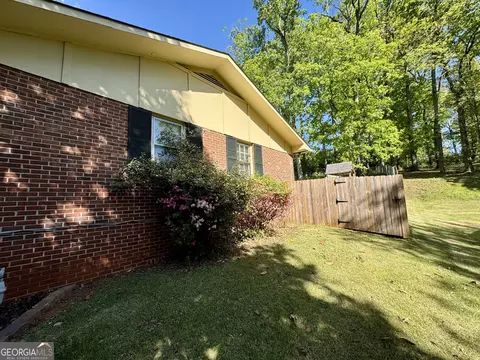 Exterior - 208 Park Hill Dr, Lagrange, GA 30241 photo 6 of 12