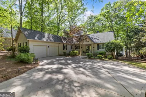 129 Barrington Hall Dr, Eatonton, GA 31024
