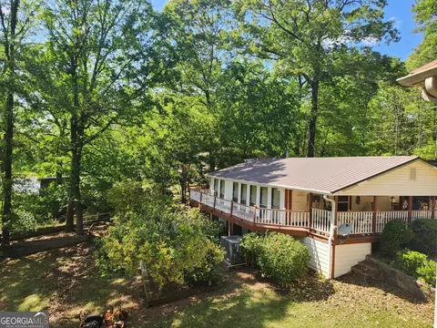 237 Weavers Lake Front Rd, Jackson, GA 30233