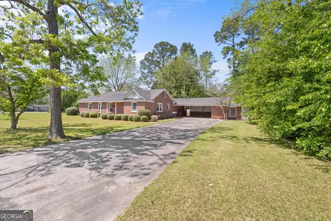 703 Wells St, Claxton, GA 30417