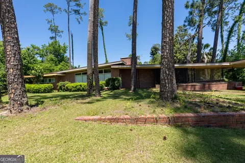 482 Curry St NE, Pelham, GA 31779