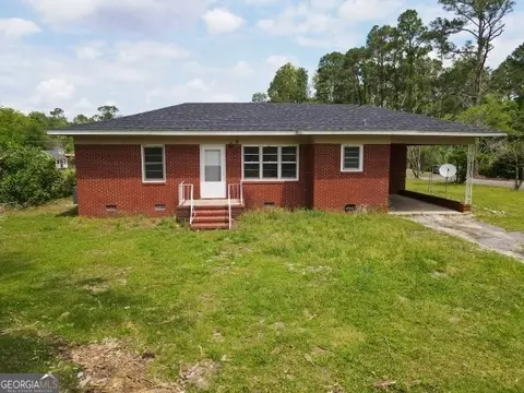 281 Lake Luck Dr, Swainsboro, GA 30401