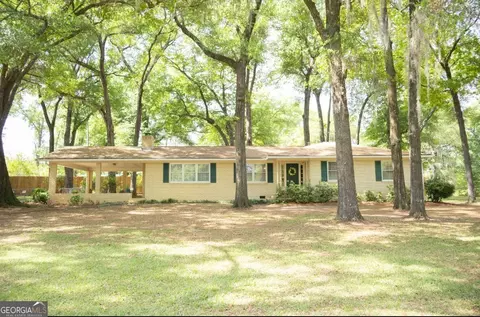 10 E Franklin Ave, Hawkinsville, GA 31036