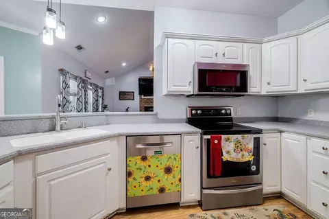 Kitchen - 106 Cedar Dr, Springfield, GA 31329 photo 3 of 4