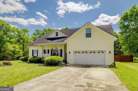 Exterior - 106 Cedar Dr, Springfield, GA 31329 photo 2 of 8