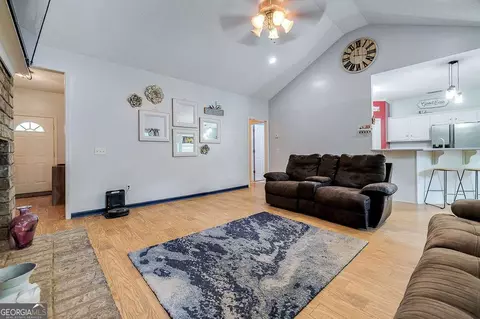 Living - 106 Cedar Dr, Springfield, GA 31329 photo 3 of 3