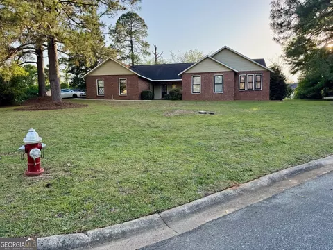 101 Shiloh Pl, Warner Robins, GA 31088