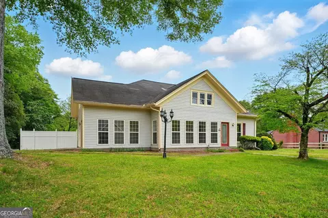 426 College St E, Bowdon, GA 30108