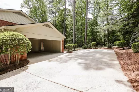 Exterior - 230 Moss Side Dr, Athens, GA 30607 photo 11 of 13