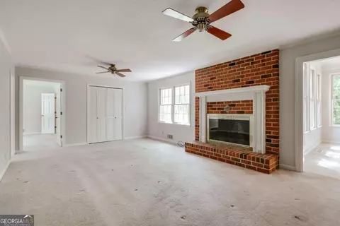 Living - 230 Moss Side Dr, Athens, GA 30607 photo 4 of 8