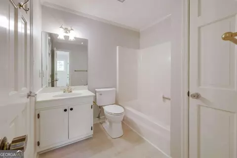 Bath - 230 Moss Side Dr, Athens, GA 30607 photo 4 of 5