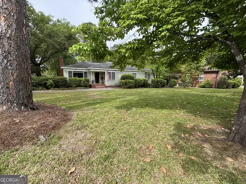 184 S Third St, Cochran, GA 31014