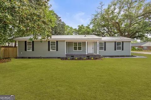 90 Anne St, Pembroke, GA 31321