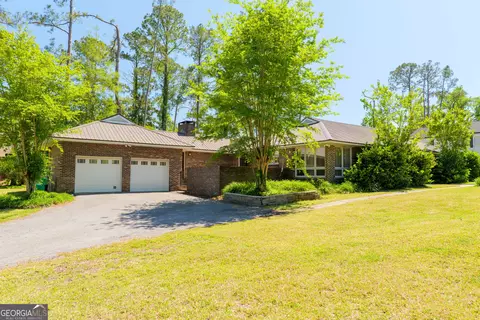 2303 Riverhill Dr, Valdosta, GA 31602
