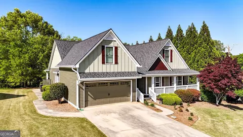 100 Grove Park Dr, Carrollton, GA 30117