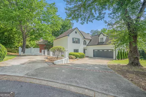 1751 Bergen Ct, Lawrenceville, GA 30043