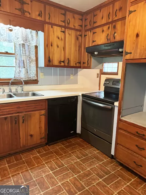 Kitchen - 6576 Randall Mark Dr, Morrow, GA 30260 photo 3 of 3