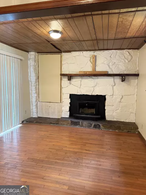 Living - 6576 Randall Mark Dr, Morrow, GA 30260 photo 2 of 3