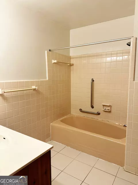 Bath - 6576 Randall Mark Dr, Morrow, GA 30260 photo 1 of 3