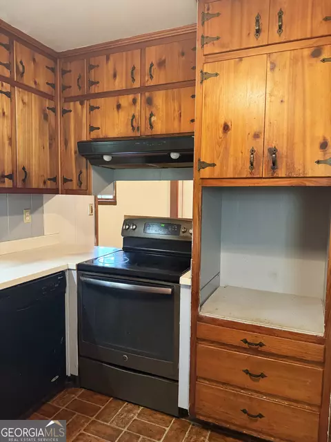 Kitchen - 6576 Randall Mark Dr, Morrow, GA 30260 photo 2 of 3