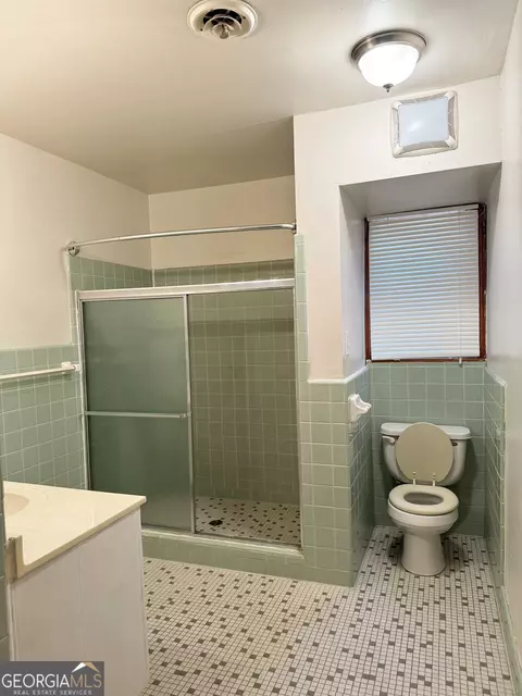 Bath - 6576 Randall Mark Dr, Morrow, GA 30260 photo 3 of 3