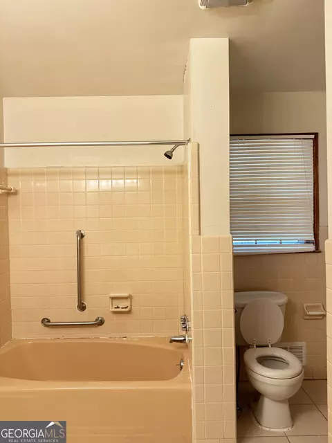 Bath - 6576 Randall Mark Dr, Morrow, GA 30260 photo 2 of 3