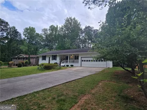 Exterior - 2799 Mockingbird Cir, Duluth, GA 30096 photo 2 of 11