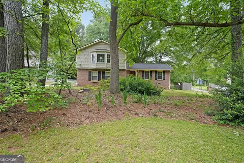 387 Cascade Dr SW, Lilburn, GA 30047