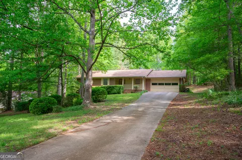 215 Ridge Rd, Tyrone, GA 30290