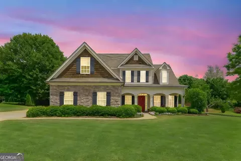 1560 Avalon Dr, Bogart, GA 30622