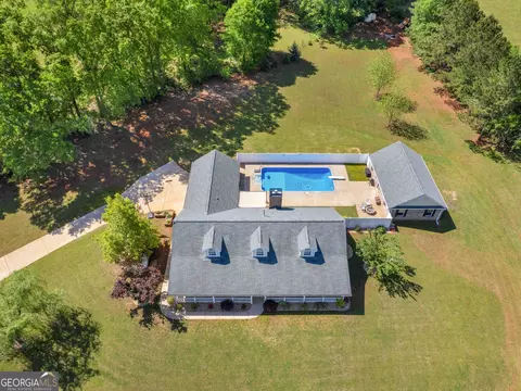 421 Hampton Rd, Fayetteville, GA 30215