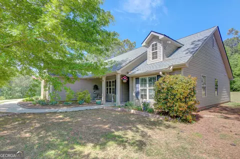 103 Fuller Ct, Grantville, GA 30220
