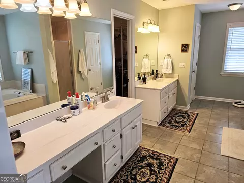 Bath - 911 Pointer Rd, Statesboro, GA 30461 photo 2 of 10